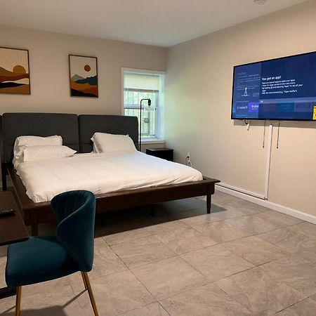 Cosy Bedroom 6 Minutes To Ewr Prudential Hotels Pen Station Newark Extérieur photo